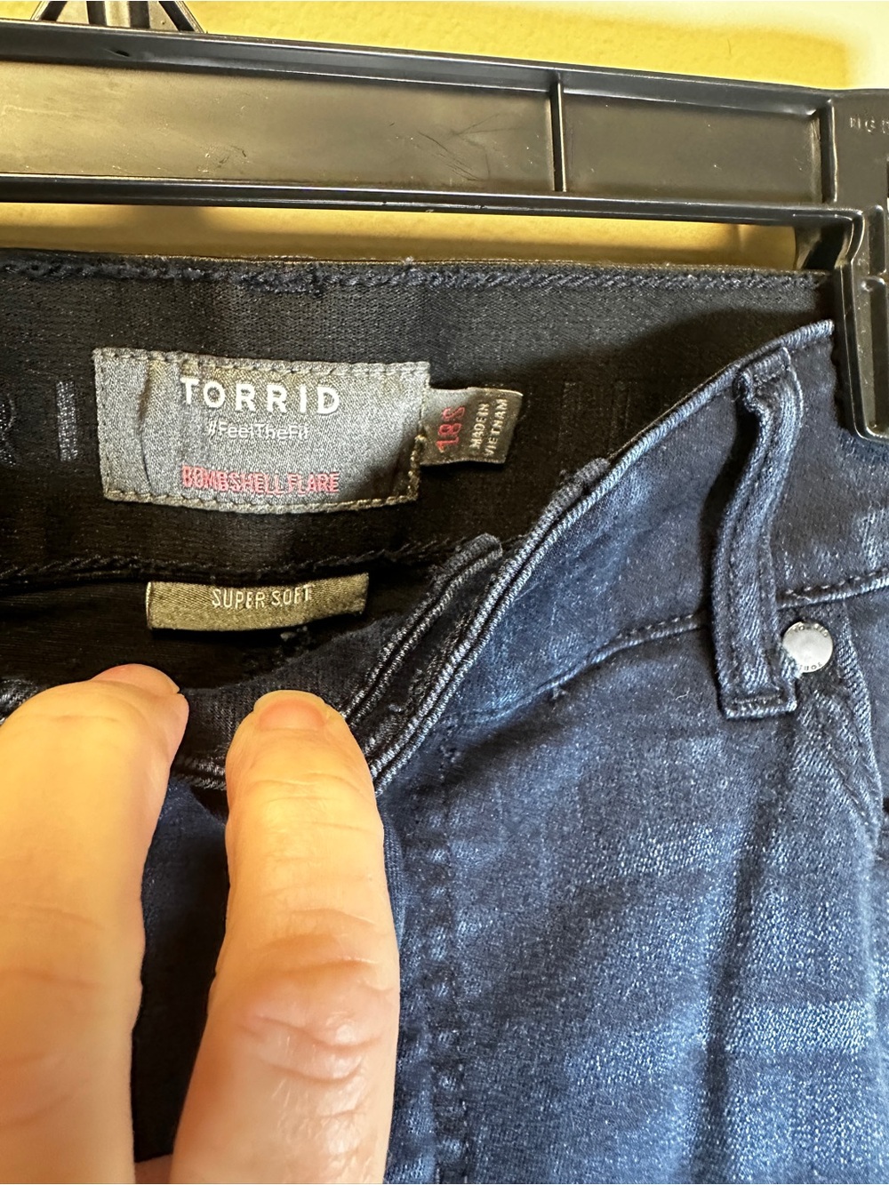 Torrid Super Soft Bombshell Flare Jeans – Size 18S - Picture 3 of 11